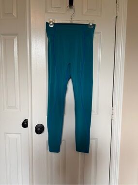 Buff Bunny Teal Leggings